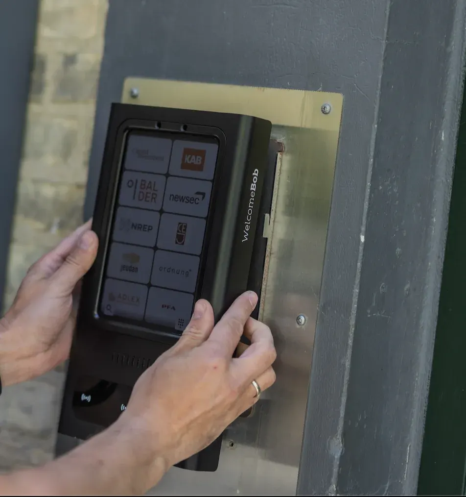 Installed door intercom at Sortedamdosseringen 5