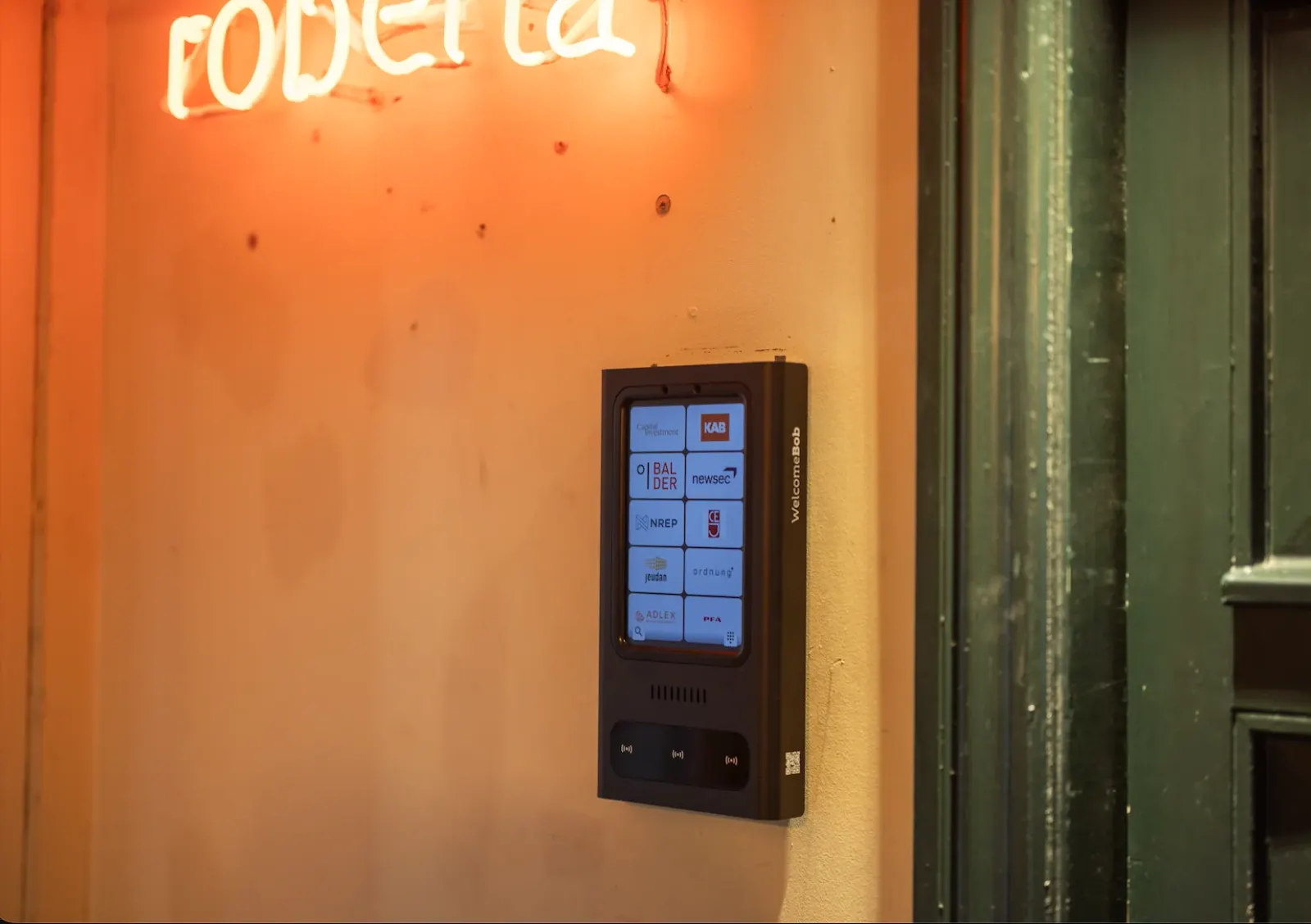 Installerad porttelefon på Sortedamdosseringen 5